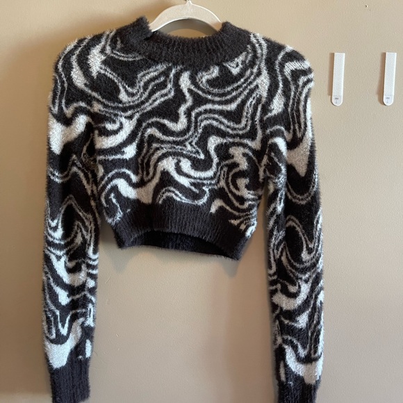 Urban Outfitters Black and White Swirl Marble Sweater - Picture 2 of 2